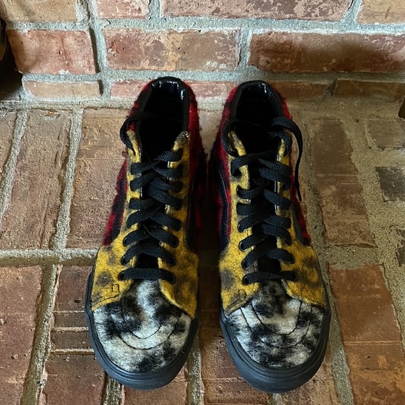 VANS SK8-HI Platform Fuzzy Leopard Sneakers - Picture 6 of 10